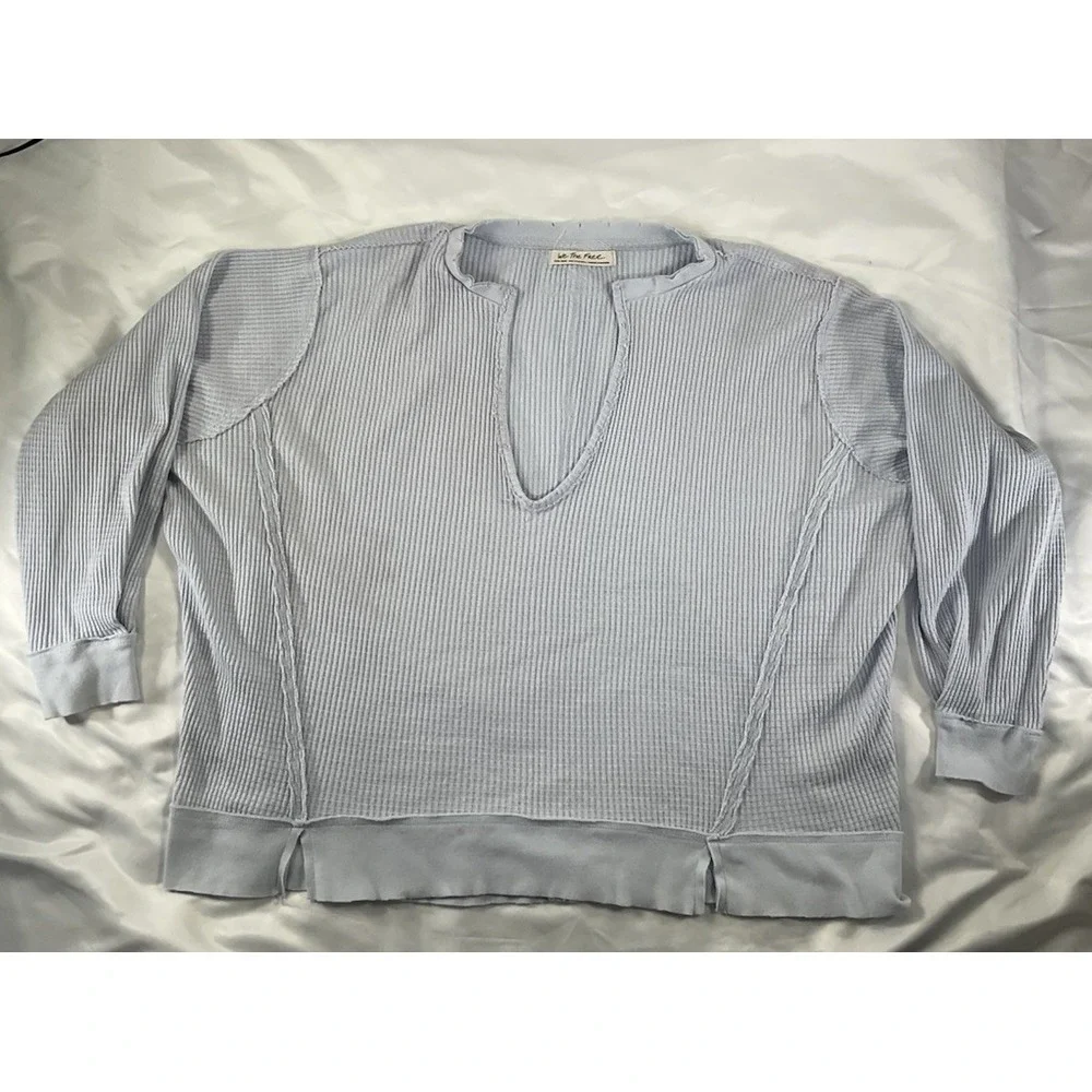 Free People We the Free Buttercup Distressed Thermal Shirt Sz XS lBaby Blue 247